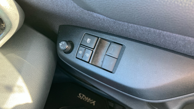 Toyota Yaris 1.5 Hybrid Icon 5dr CVT Hybrid Hatchback